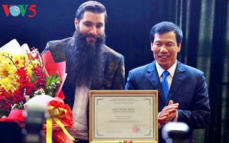 Director of “Kong: Skull Island” named tourism ambassador for Vietnam - ảnh 2